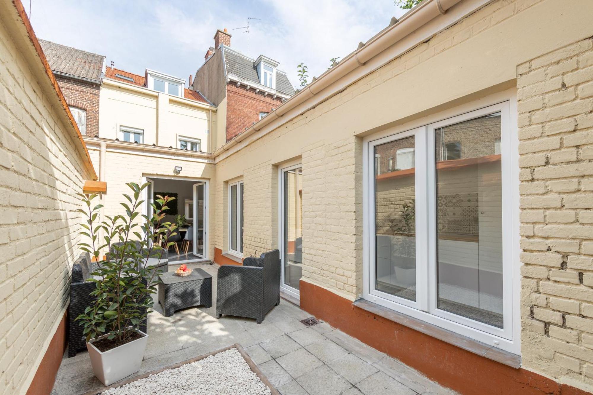 Villa Spacieuse 6 Ch/12 Personnes/ 6 Sdb Wc Privee Valenciennes Kültér fotó