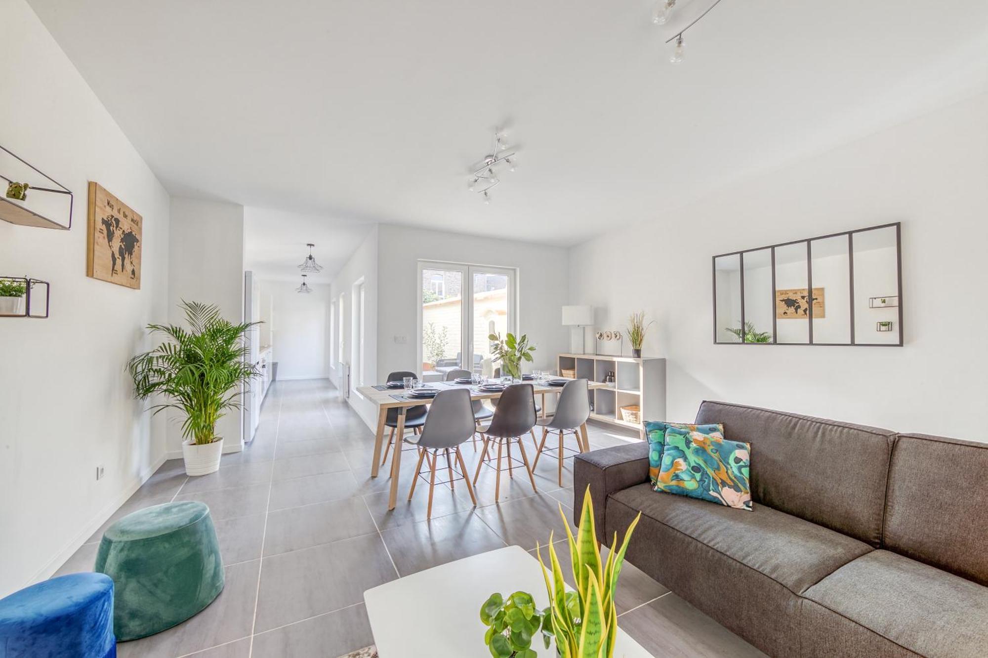 Villa Spacieuse 6 Ch/12 Personnes/ 6 Sdb Wc Privee Valenciennes Kültér fotó